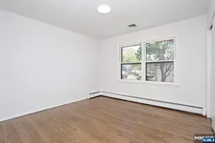 444 Washington Pl, Hasbrouck Heights, NJ 07604 - Photo 19