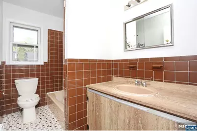 444 Washington Place, Hasbrouck Heights, NJ 07604 - Photo 21