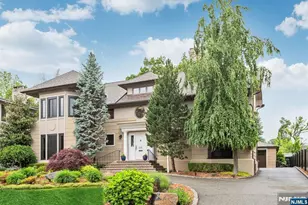 1115 Buckingham Rd, Fort Lee, NJ 07024 - Photo 3