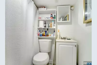 33 Vailsburg, Newark, NJ 07106 - Photo 7