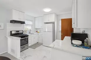 9 Wells Ct, Bloomfield, NJ 07003 - Photo 9