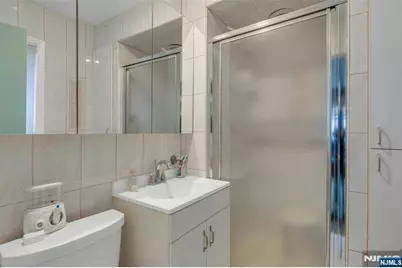 526 Rutland Avenue, Teaneck Township, NJ 07666 - Photo 19