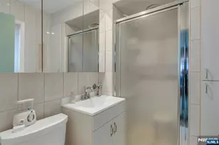 526 Rutland Ave, Teaneck Township, NJ 07666 - Photo 19