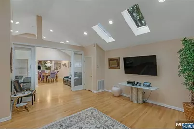 526 Rutland Avenue, Teaneck Township, NJ 07666 - Photo 7