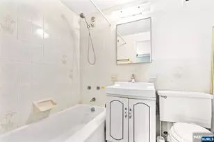 1 Horizon G2, Fort Lee, NJ 07024 - Photo 17