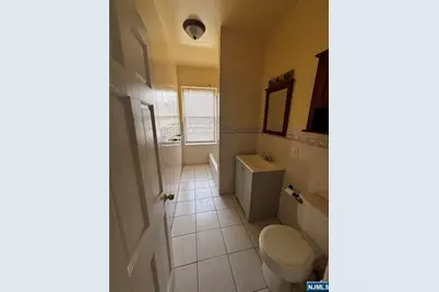 133 Maple Avenue 204 #204, East Orange, NJ 07017 - Photo 7