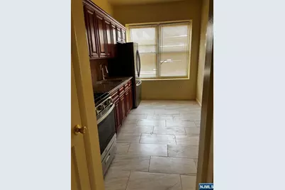 133 Maple Avenue 204 #204, East Orange, NJ 07017 - Photo 3