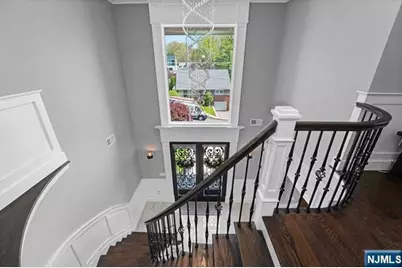 12 Cortland Place, Cliffside Park, NJ 07010 - Photo 3