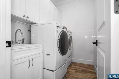 12 Cortland Place, Cliffside Park, NJ 07010 - Photo 35