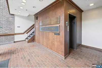 60 Pompton Avenue, Verona, NJ 07044 - Photo 5