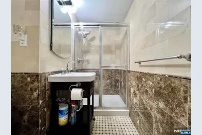 60 Parkway Drive 14D #14D, East Orange, NJ 07017 - Photo 17