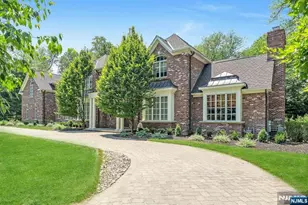 356 Indian Trail Dr, Franklin Lakes, NJ 07417 - Photo 3