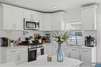 65 Delmar Place, Irvington, NJ 07111 - Photo 3