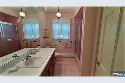 7 Anona Drive, Upper Saddle River, NJ 07458 - Photo 15