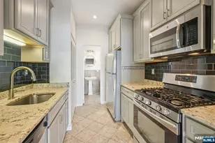 963-965 Blvd East 4-3, Weehawken, NJ 07086 - Photo 11