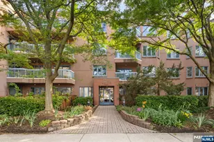 308 Smith Ct, Edgewater, NJ 07020 - Photo 23