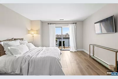 308 Smith Court, Edgewater, NJ 07020 - Photo 17