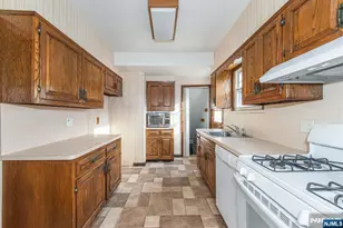 151 Jackson Ave, Rutherford, NJ 07070 - Photo 17