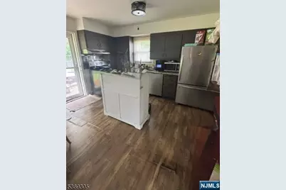 59 Susan Court, Clifton, NJ 07012 - Photo 5