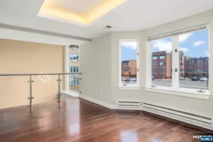 312 Franklin Ct, Edgewater, NJ 07020 - Photo 9