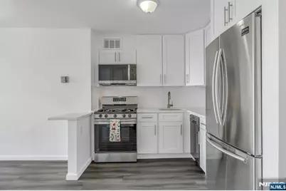 2000 Linwood Avenue 9N #9N, Fort Lee, NJ 07024 - Photo 9