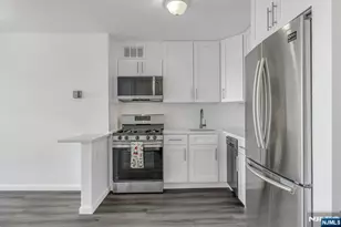 2000 Linwood Ave 9N, Fort Lee, NJ 07024 - Photo 9