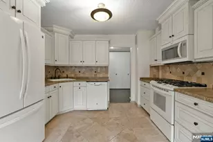 2150 Center Ave 2E, Fort Lee, NJ 07024 - Photo 11