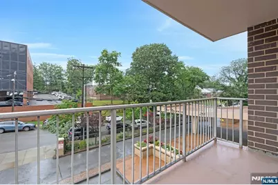 2150 Center Avenue 2E #2E, Fort Lee, NJ 07024 - Photo 23