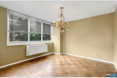 2150 Center Avenue 2E #2E, Fort Lee, NJ 07024 - Photo 9