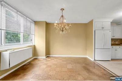 2150 Center Avenue 2E #2E, Fort Lee, NJ 07024 - Photo 7