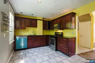 131 Prospect Ave, Bergenfield, NJ 07621 - Photo 15