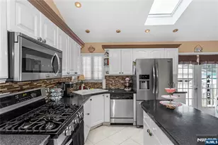 85 Avenue E, Lodi, NJ 07644 - Photo 19