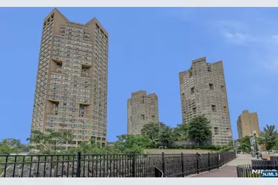 7004 Boulevard East 11B #11B, Guttenberg, NJ 07093 - Photo 1