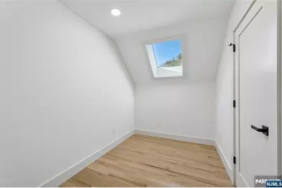 135 Sherman Avenue, Teaneck Township, NJ 07666 - Photo 43