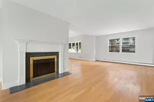 11 Loyola Pl, Oakland, NJ 07436 - Photo 9