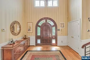 565 N Forest Dr, Teaneck Township, NJ 07666 - Photo 3