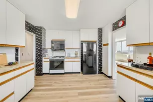 2150 Center Ave 10G, Fort Lee, NJ 07024 - Photo 13