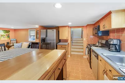 418 Taylor Avenue, Hackensack, NJ 07601 - Photo 3