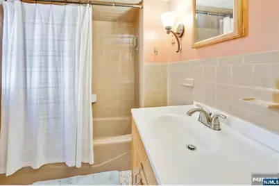 418 Taylor Avenue, Hackensack, NJ 07601 - Photo 7