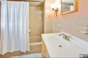 418 Taylor Ave, Hackensack, NJ 07601 - Photo 7