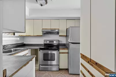 101 State Rt 5 Road 301 #301, Edgewater, NJ 07020 - Photo 7