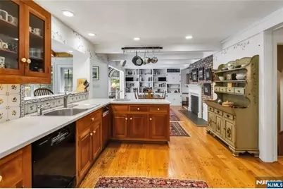 72 Rose Avenue, Woodcliff Lake, NJ 07677 - Photo 9