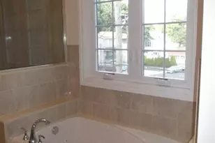 811 Edgewood Ln B, Fort Lee, NJ 07024 - Photo 9