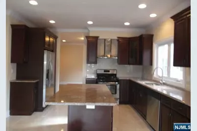 811 Edgewood Lane B #B, Fort Lee, NJ 07024 - Photo 5