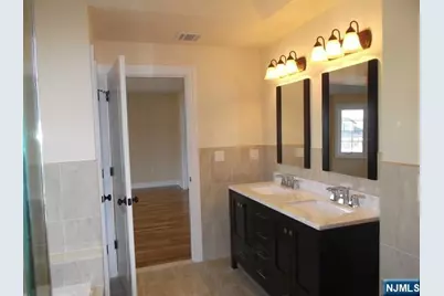 811 Edgewood Lane B #B, Fort Lee, NJ 07024 - Photo 7