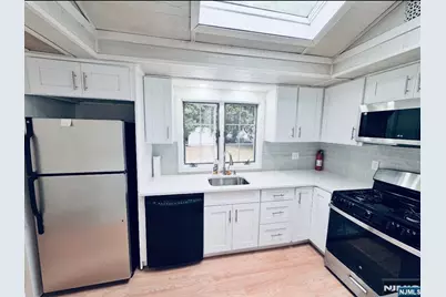 19-15 Hunter Place, Fair Lawn, NJ 07410 - Photo 3