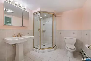 53 Ponds Cir, Wayne, NJ 07470 - Photo 37