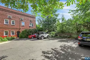 927 Commonwealth Dr 4, Teaneck Township, NJ 07666 - Photo 17