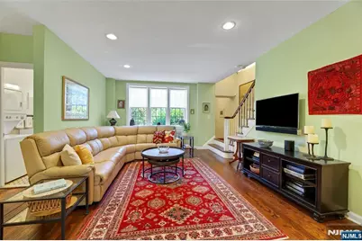 927 Commonwealth Drive 4 #4, Teaneck Township, NJ 07666 - Photo 3