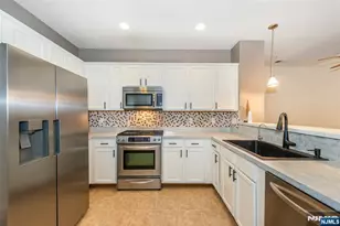 10 Aster, Garfield, NJ 07026 - Photo 9